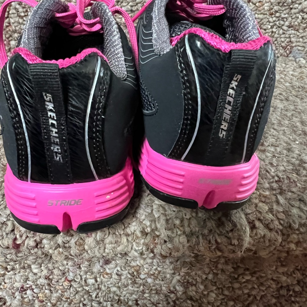 Skechers size 7 flex sole sneakers - Picture 6 of 6